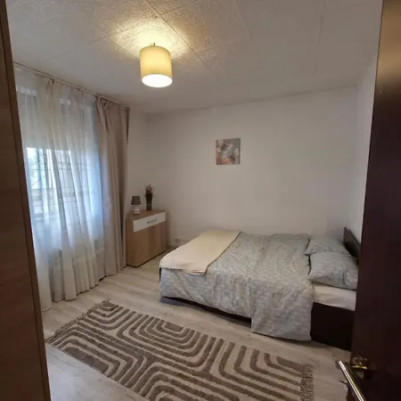 Moghioros Park - Metro Romancierilor 1 Min Апартаменти Бухарест